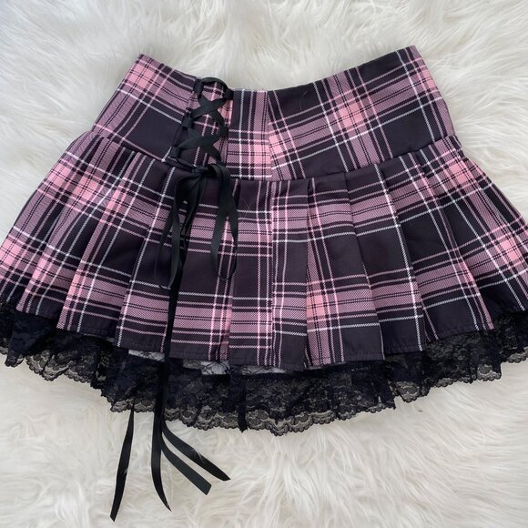 Pastel goth Harajuku pink and black plaid schoolgirl pleated mini skirt - Picture 2 of 6
